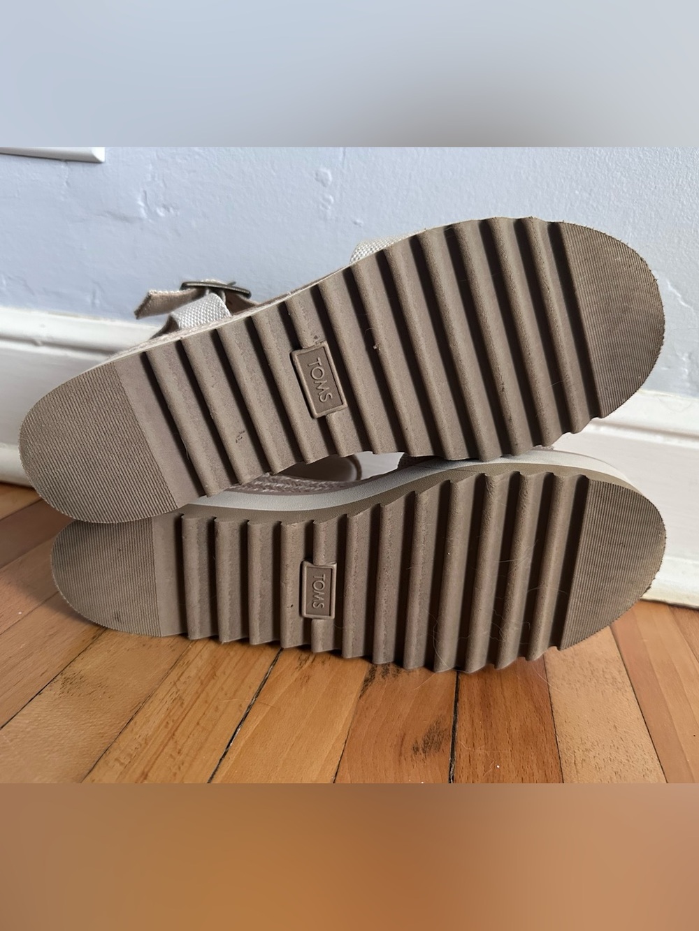 Tom’s Diana Wedge Sandals - Picture 5 of 6